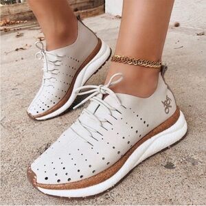 OTBT Alstead Dove Grey Sneakers Vegan Suede with FlexCork midsole, Size 9.5, EUC